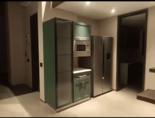 Green Cabinet Kitchen - Modular Kitchen